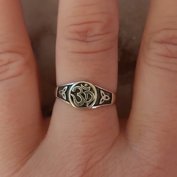 Sterling Silver Om Ring - Picture 2 of 4